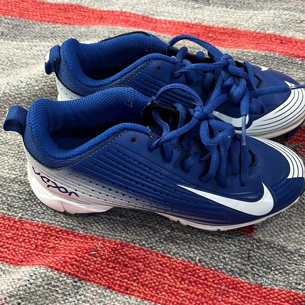Excellent used condition ball cleats!